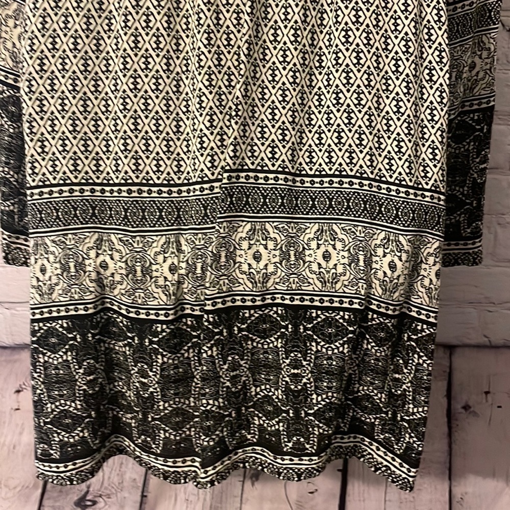Charlotte Russe black and ivory mixed print boho Large - Picture 4 of 10